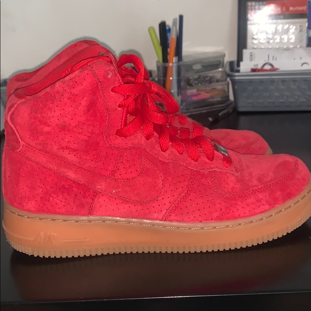 Shoes - Picture 2 of 4